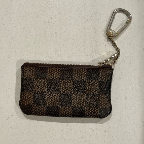 Louis Vuitton Key Pouch - Picture 7 of 10